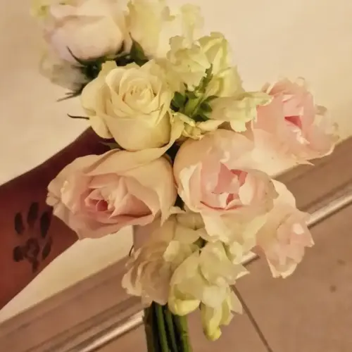 Pink- -White-Bouquets 1