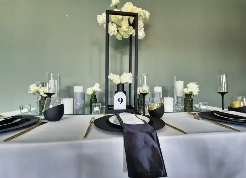 Black- -Gold-Styled-Shoot (1)
