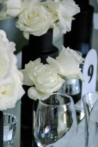 Black- -White-Styled-Shoot2