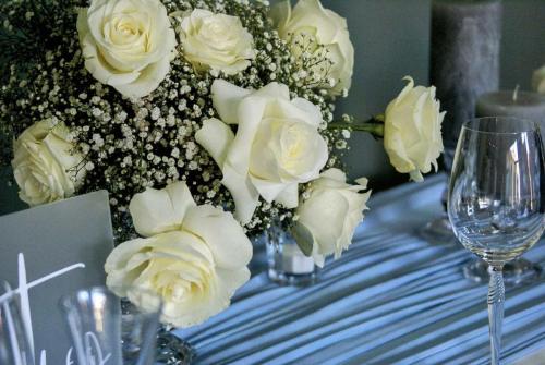 Blue- -White-Styled-Shoot1
