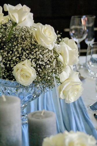 Blue- -White-Styled-Shoot3